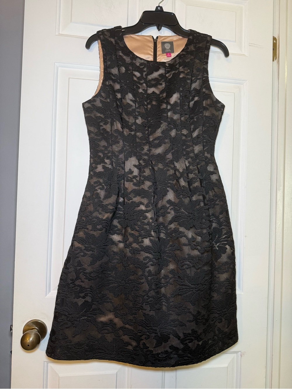 Vince Camuto Black Floral Lace Beige Lined Fit & Flare Dress Sz 6 Pleated Formal